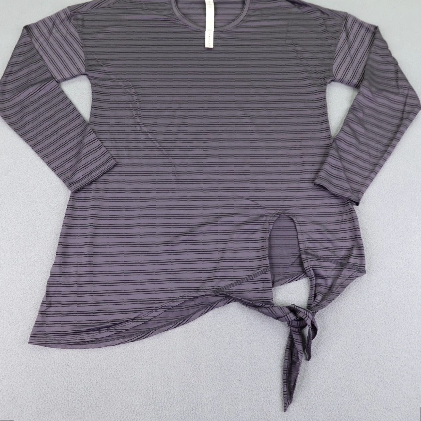 Lululemon VINTAGE Lululemon Shirt Womens 6 Gray Striped Long Sleeve Yoga Top Activewear Size M / US 6-8 / IT 42-44 - 3 Thumbnail