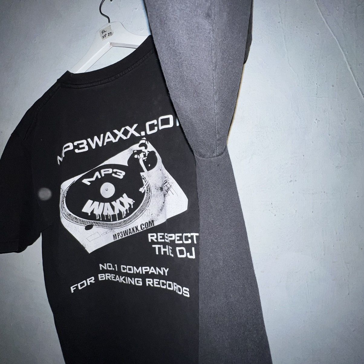 Vintage 22x27 Vintage MP3 WAXX Promo T-Shirt We Break Records XL Size US XL / EU 56 / 4 - 11 Thumbnail