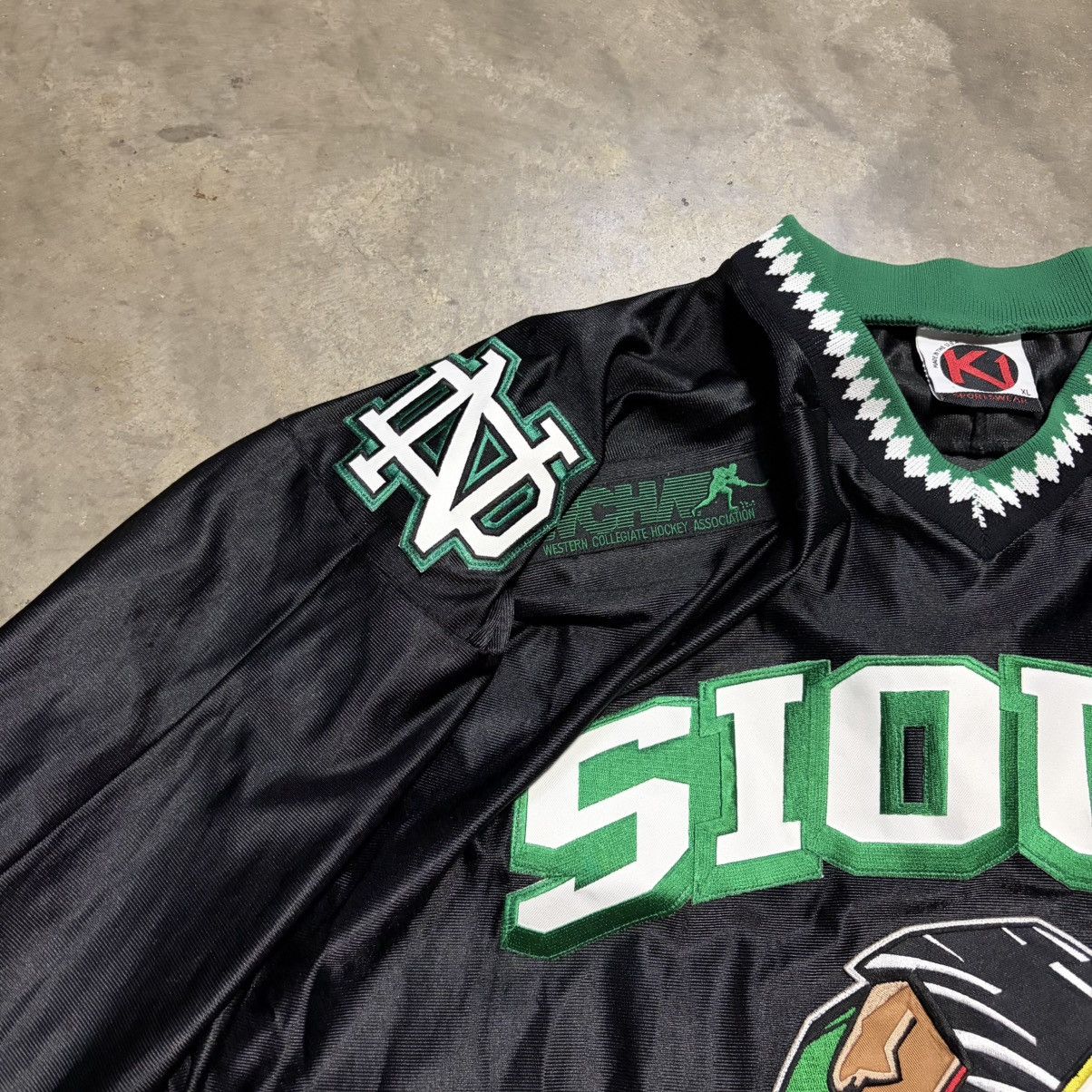 NCAA Vintage North Dakota Fighting Sioux Hockey Jersey Stafford Size US XL / EU 56 / 4 - 7 Thumbnail