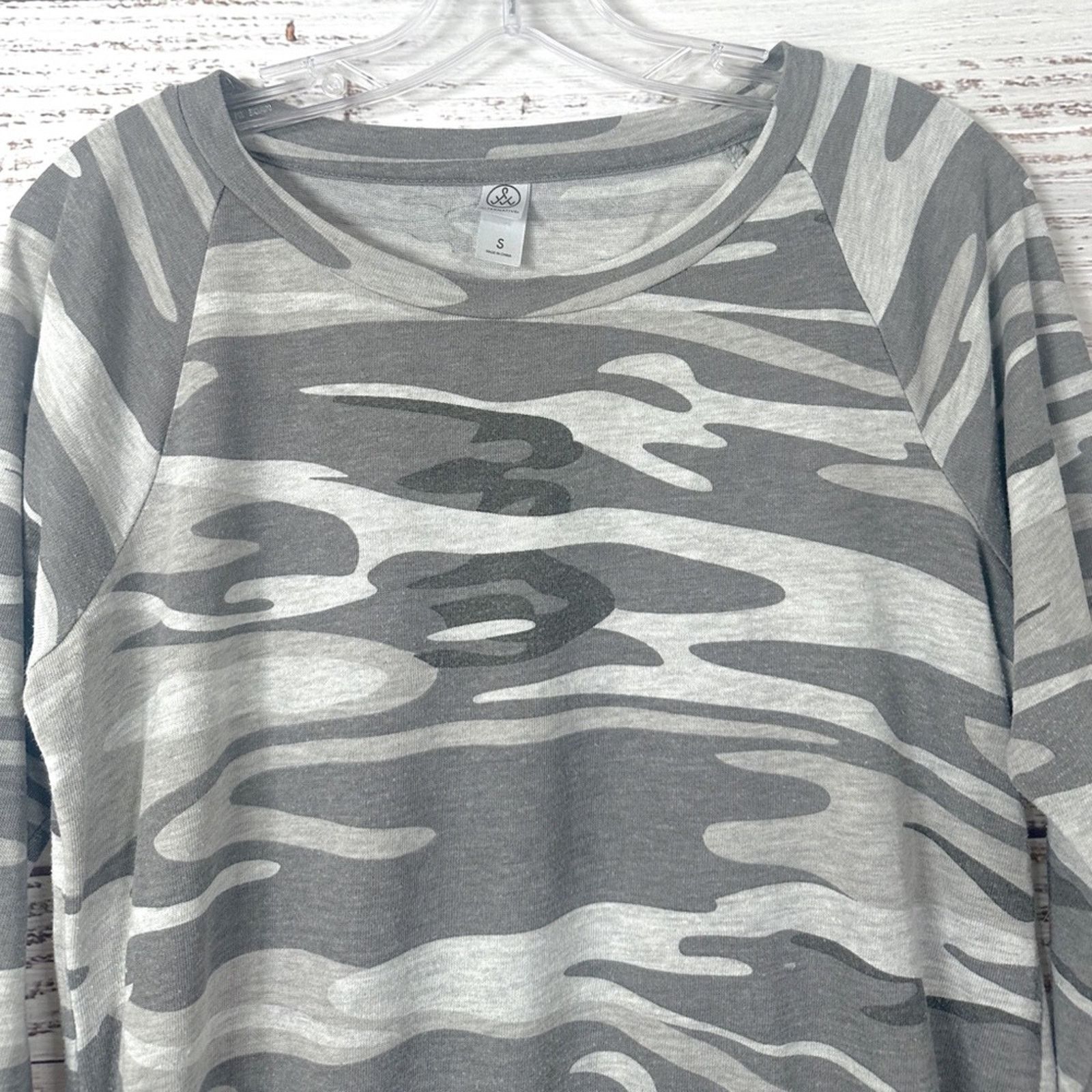Alternative Apparel Alternative Grey Camo Pullover Top, EUC, Small, MSRP $69 Size S / US 4 / IT 40 - 6 Thumbnail
