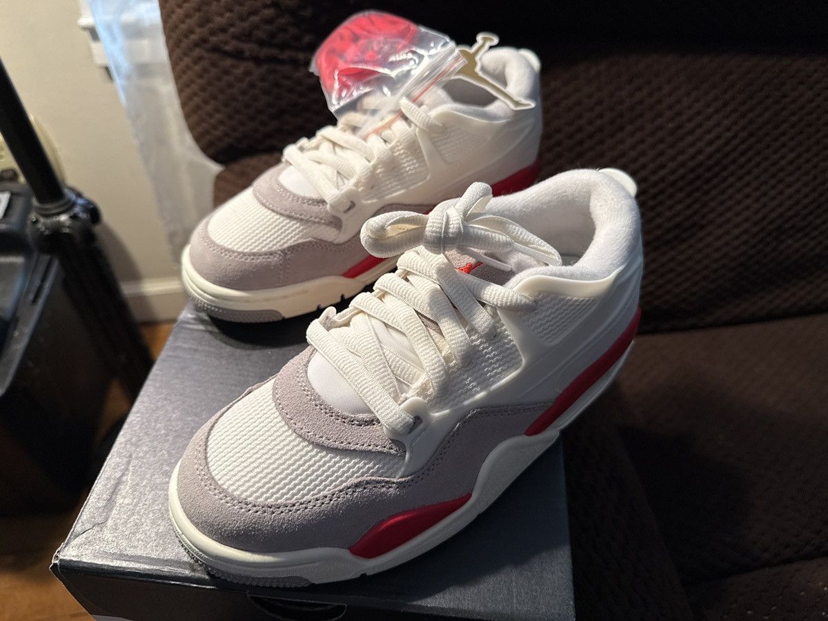 Jordan Brand Nike Air Jordan 4 RM (GS) sail/white/fire red/grey 4y/5.5w Size US 5.5 / IT 35.5 - 2 Thumbnail