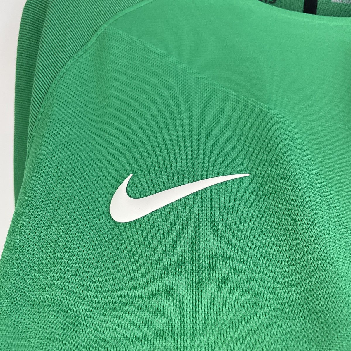 Nike Paris Saint-Germain Nike Aeroswift Authentic Jersey PSG sz L Size US L / EU 52-54 / 3 - 3 Thumbnail