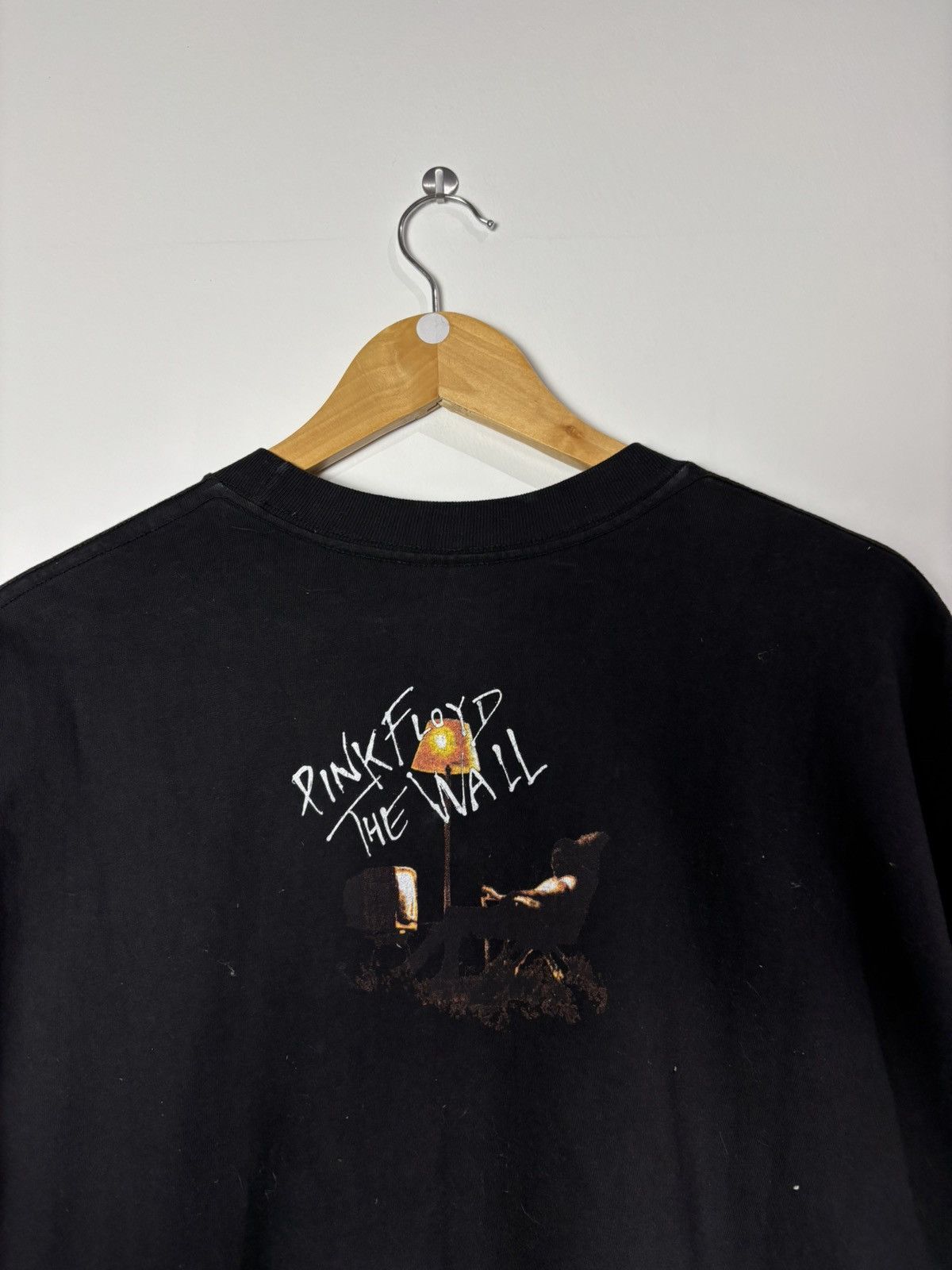 Band Tees Vintage 2001’s Pink Floyd the wall Size US L / EU 52-54 / 3 - 8 Thumbnail