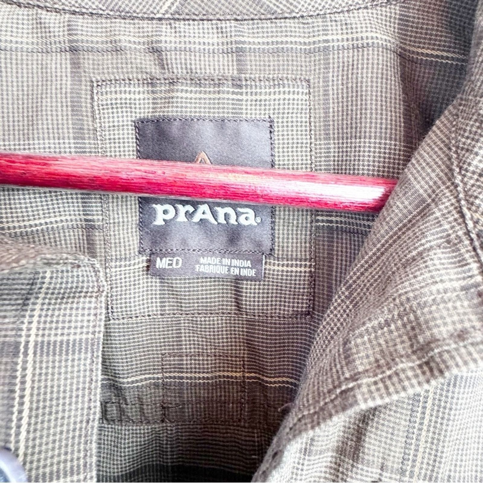 Prana Prana Brown Plaid Button Up Untuck Shirt Men’s Size Medium Size US M / EU 48-50 / 2 - 3 Thumbnail