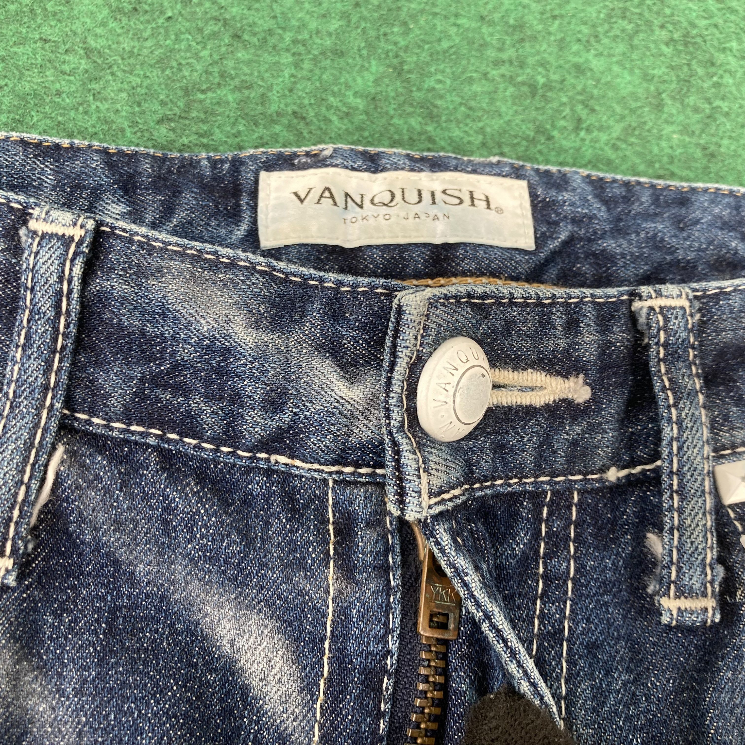 Vanquish 32x32.5 VANQUISH flared JAPAN Washed distressedJeans Size US 32 / EU 48 - 4 Thumbnail