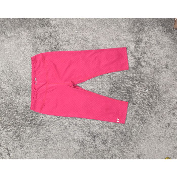 Under Armour Under Armour Women's Size M Leggings Capri Pants Fitted  Heatgear Pink Polyester