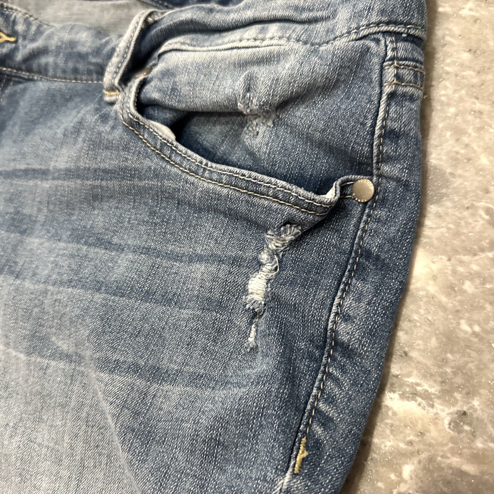 Torrid Torrid Denim Shorts Cut-Off Distressed High Rise 18 Plus Blue 98% Cotton 2% Spandex Casual Size 40" / US 18 - 4 Thumbnail