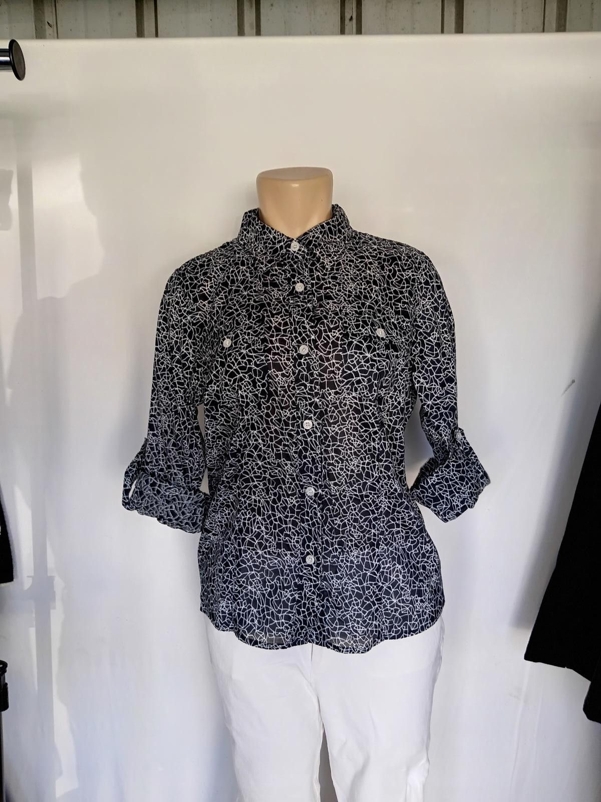 Designer Chic Floral Print Button-Up Shirt Size M / US 6-8 / IT 42-44 - 1 Thumbnail