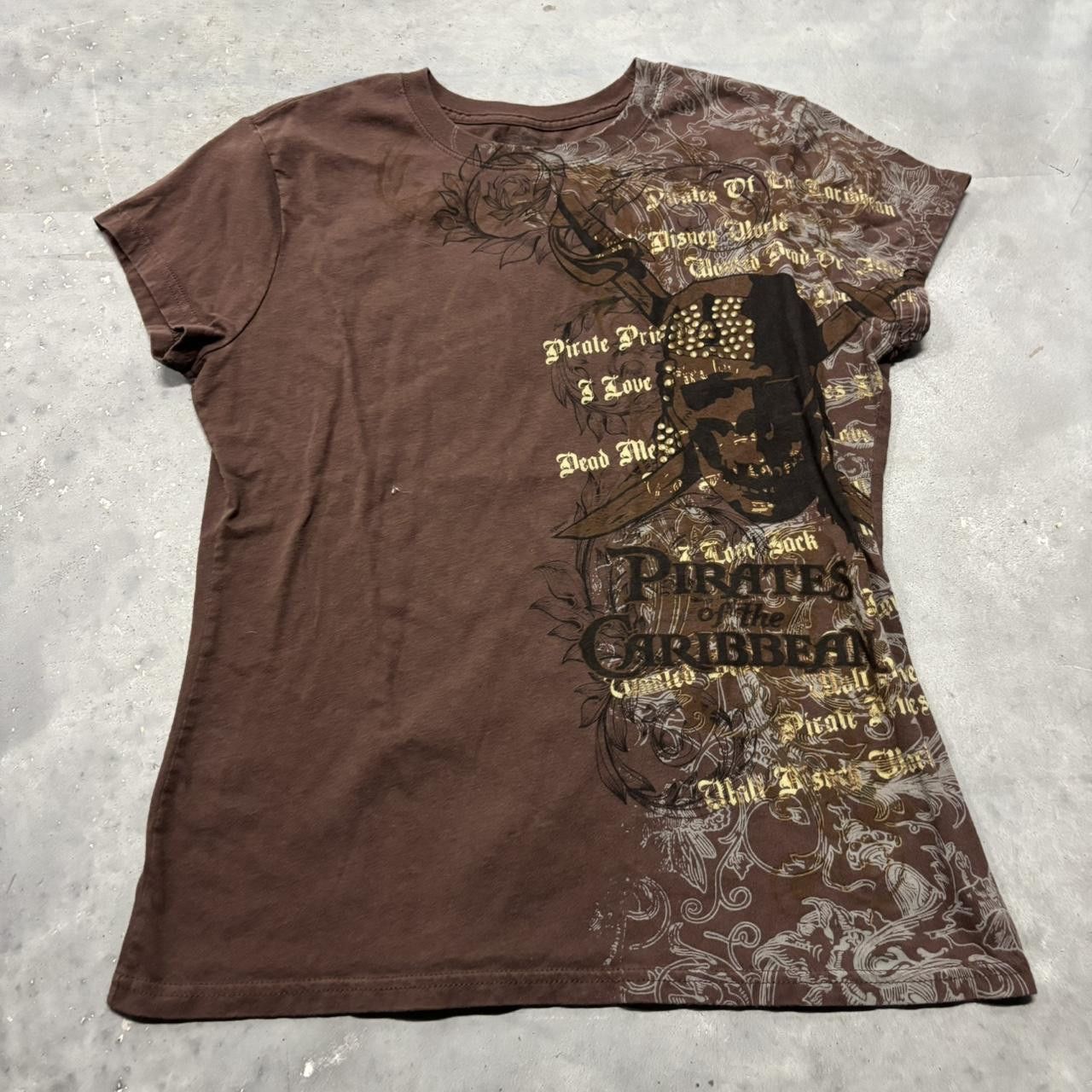 Japanese Brand × Vintage Crazy Vintage Y2K/2000s Grunge Cyber Goth Brown Pirates Of The Caribbean Skull Graphic Tee! Size L / US 10 / IT 46 - 1 Thumbnail