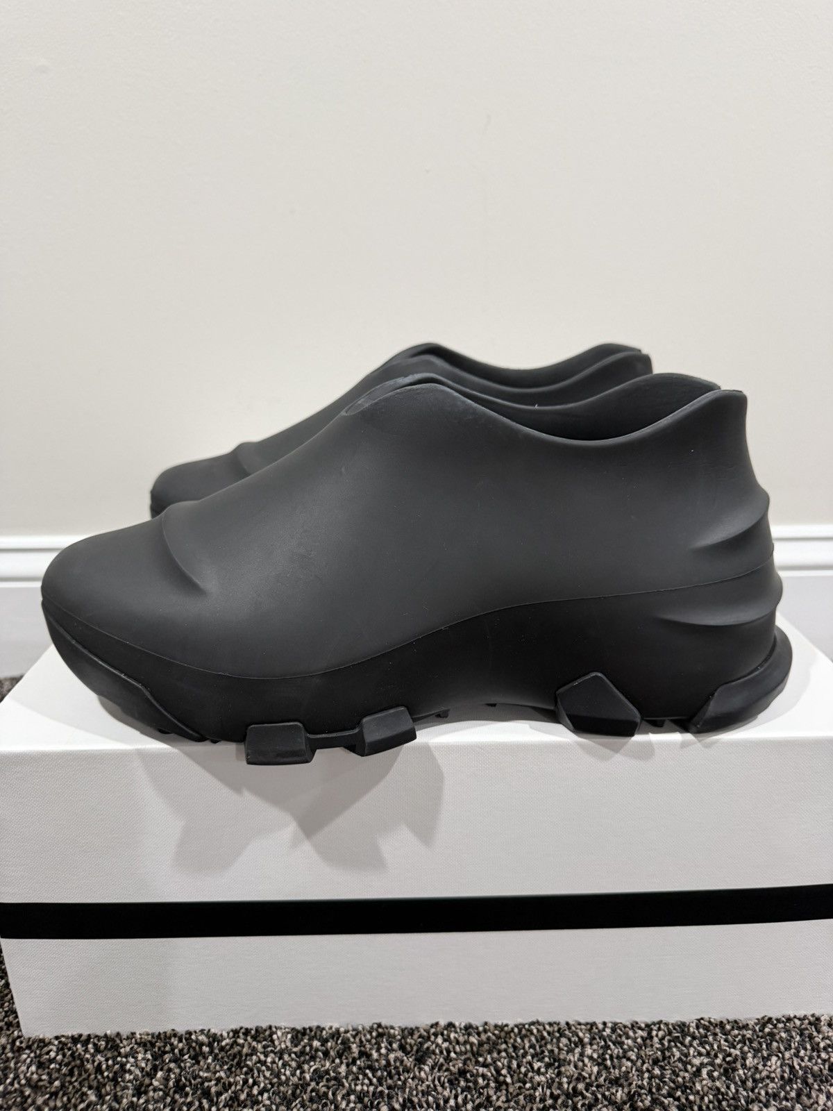 Givenchy Givenchy Monumental Mallow Matte Black OG Low Shoe Size US 10 / EU 43 - 2 Thumbnail