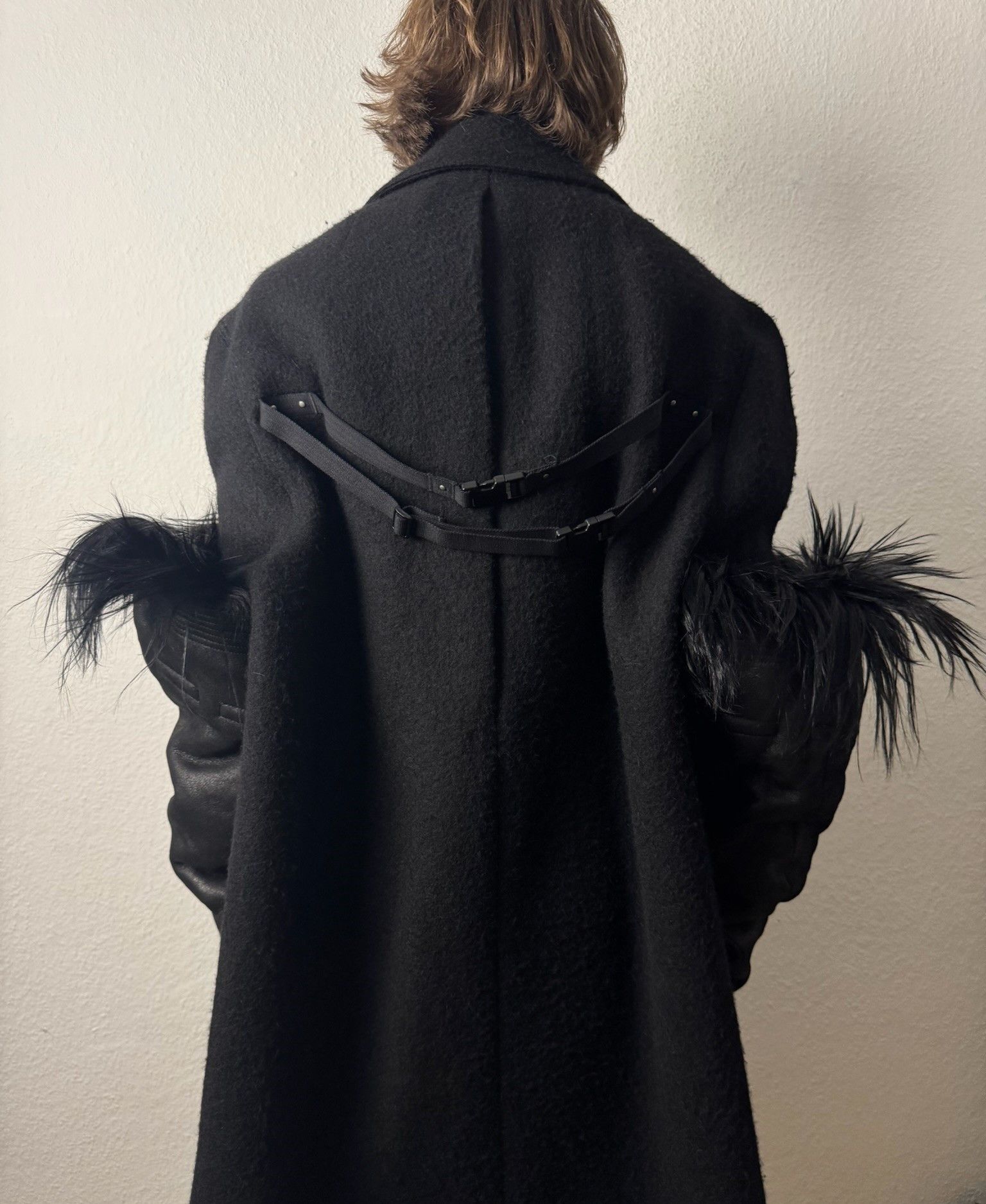 Rick Owens F/W 22 “STROBE” Shearling Leather Goat Hair Gauntlets Size ONE SIZE - 4 Thumbnail
