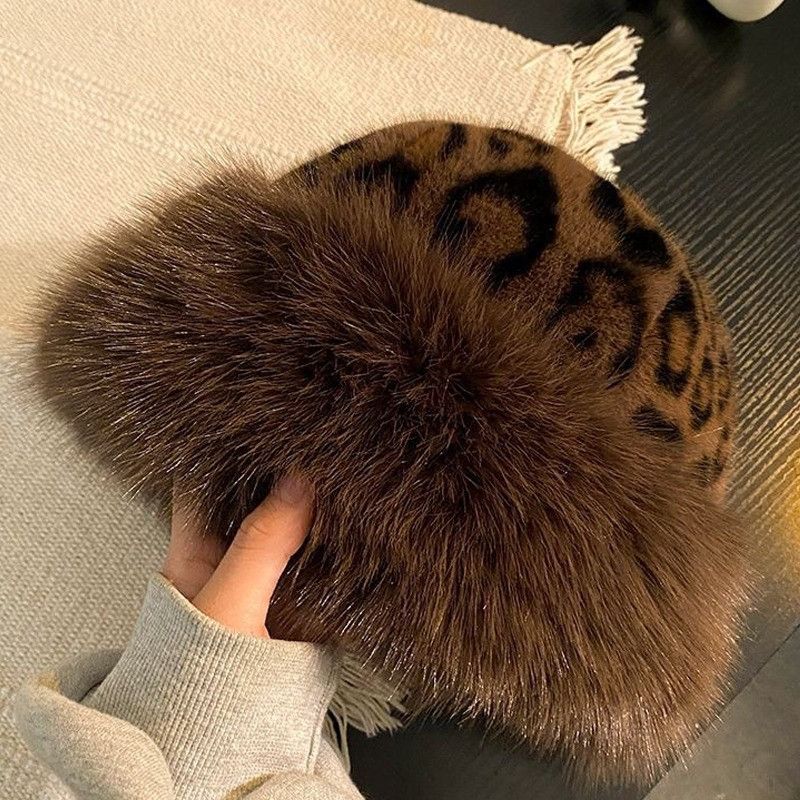 Japanese Brand Leopard winter plush Windproof Size ONE SIZE - 1 Thumbnail