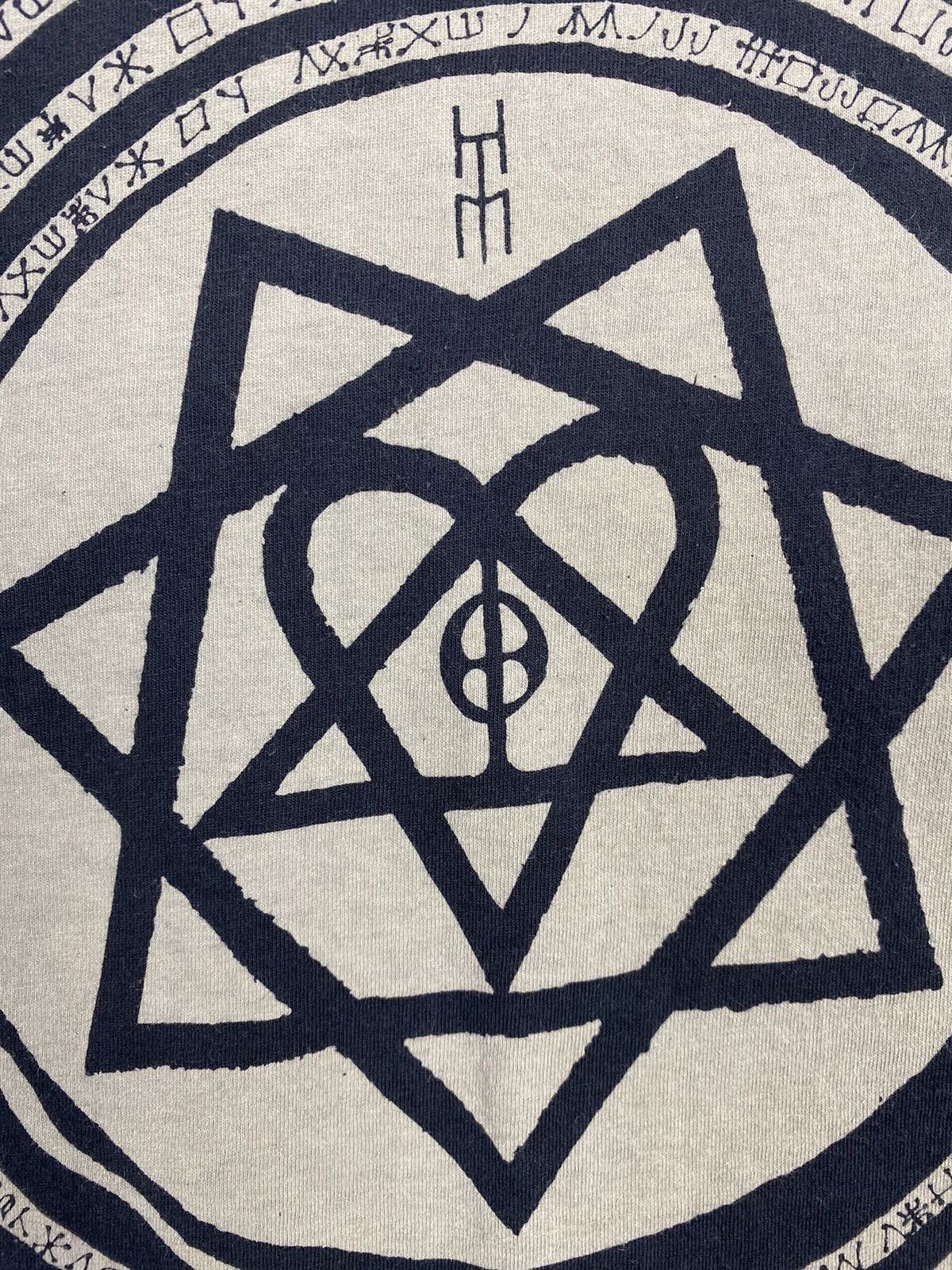 Band Tees × Vintage 2013 HIM Goth Metal Heartagram Tour Tee Y2K Size US L / EU 52-54 / 3 - 9 Thumbnail