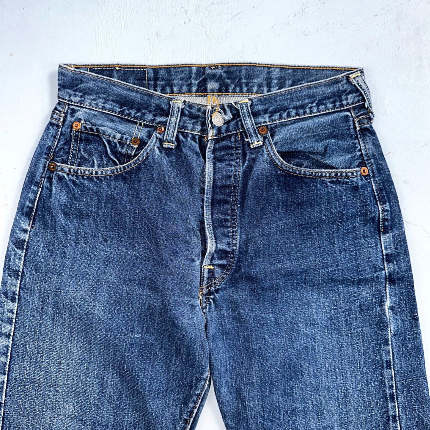 Levi's VINTAGE Levi's 501 XX Jeans Men 27 X26 Blue Denim Cotton Button Fly USA 60s 70s 60s Straight Slim Fit Size US 27 - 2 Thumbnail