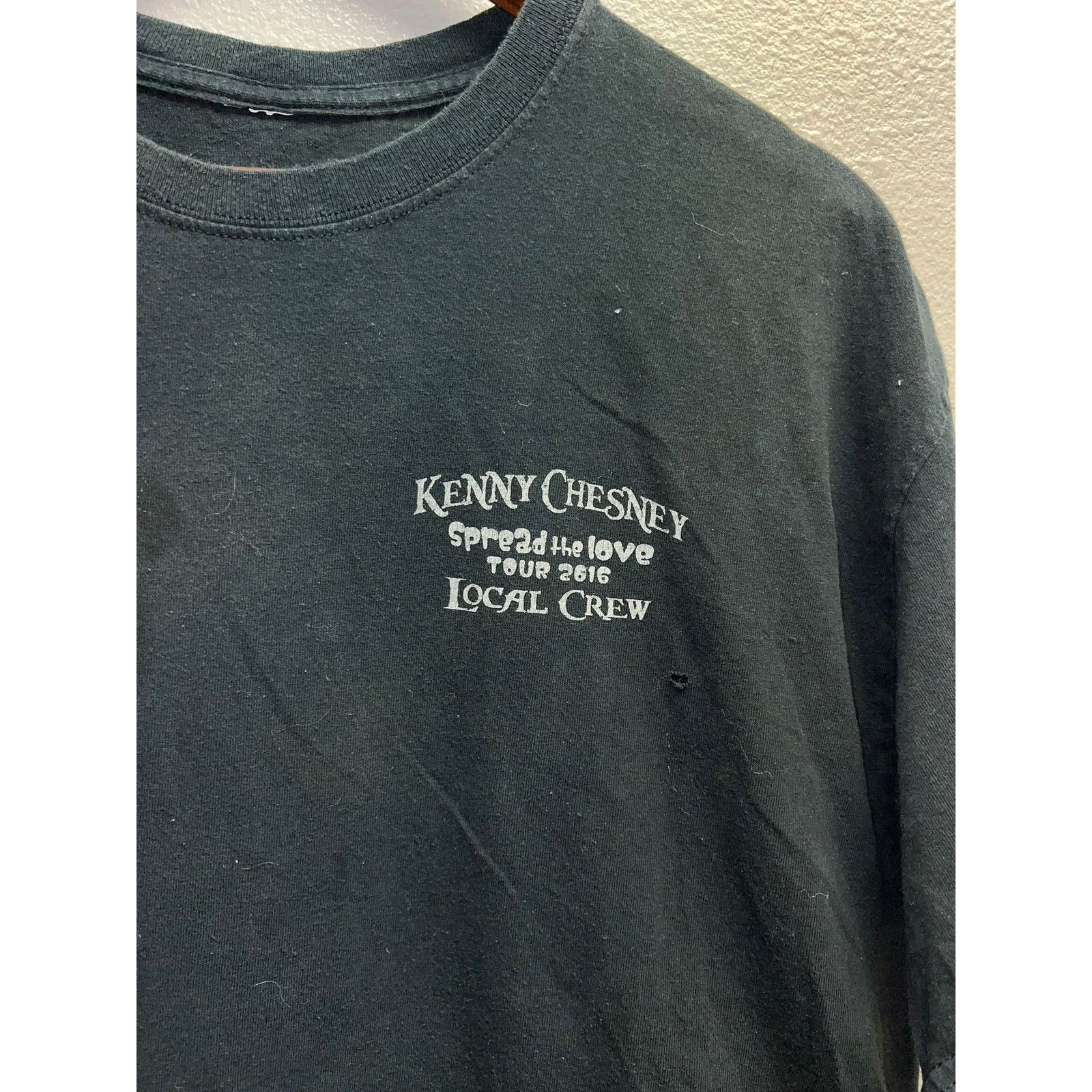Band Tees Kenny Chesney Shirt Spread The Love Tour Local Crew X-Large Size US XL / EU 56 / 4 - 3 Thumbnail