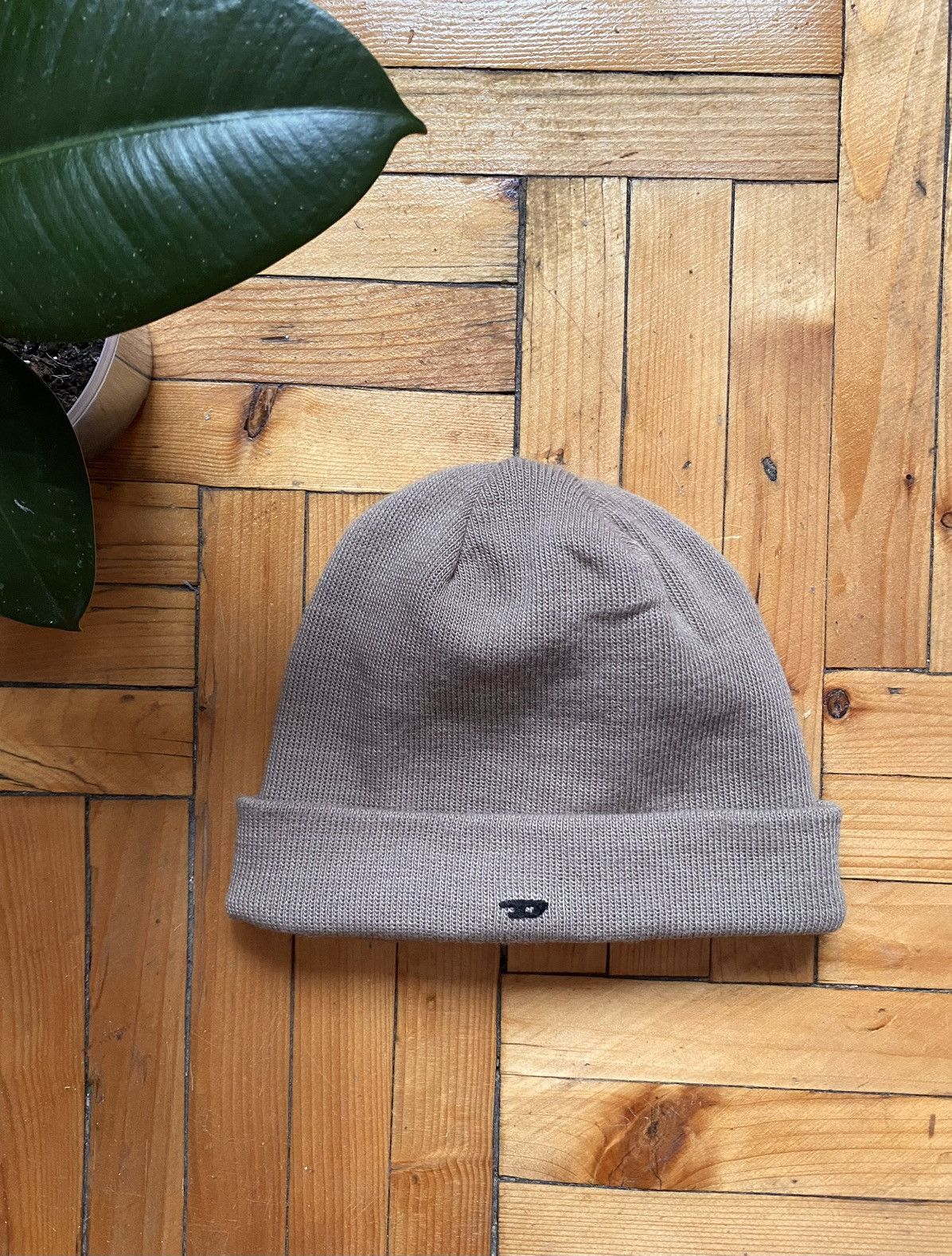 Diesel × Vintage Vintage Diesel Avant Garde Streetwear Beige Beanie Hat Size ONE SIZE - 1 Thumbnail