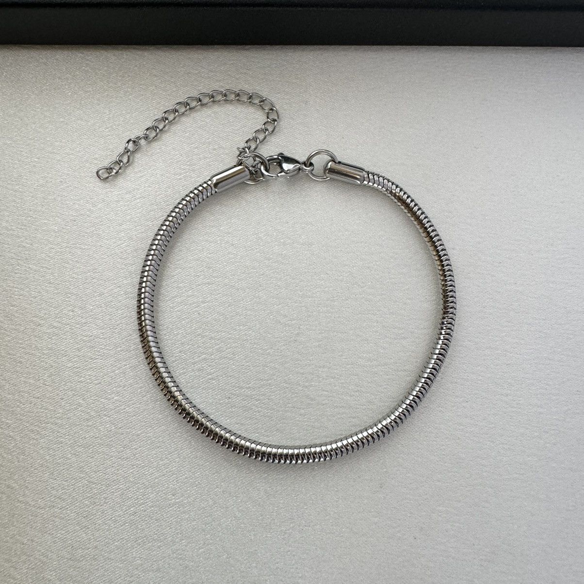 Other Adjustable Snake Bone Chain Bracelet for Men Women Size ONE SIZE - 1 Thumbnail