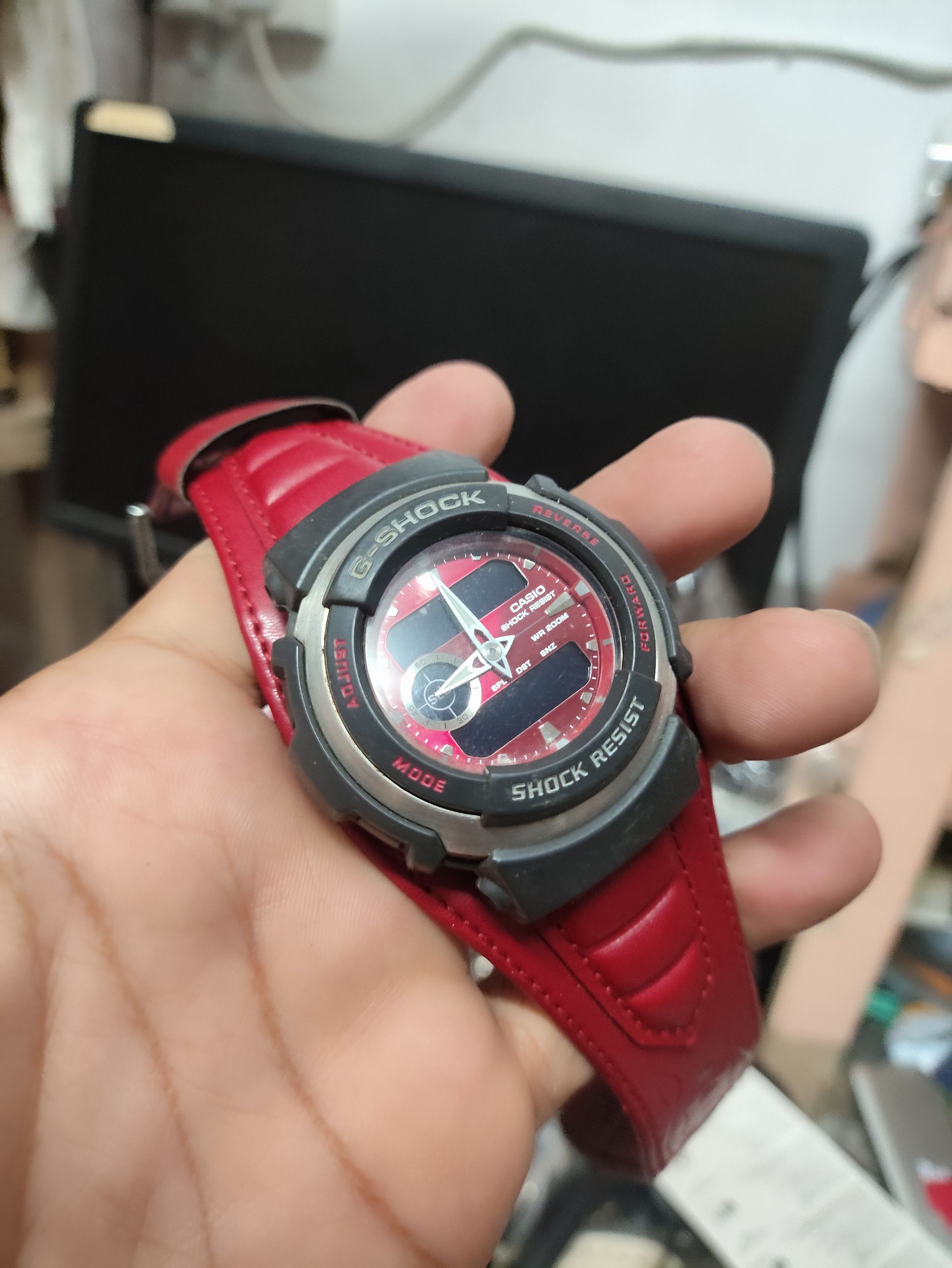 G Shock G SHOCK ORIGINAL VINTAGE RED MONSTER (NEED SERVICE) Size ONE SIZE - 4 Thumbnail