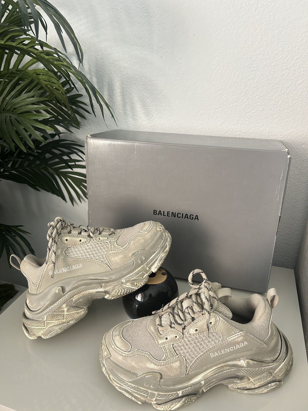 Balenciaga Balenciaga Triple S sneaker mesh/washed gray/// SALE Size US 5 / IT 35 - 5 Thumbnail