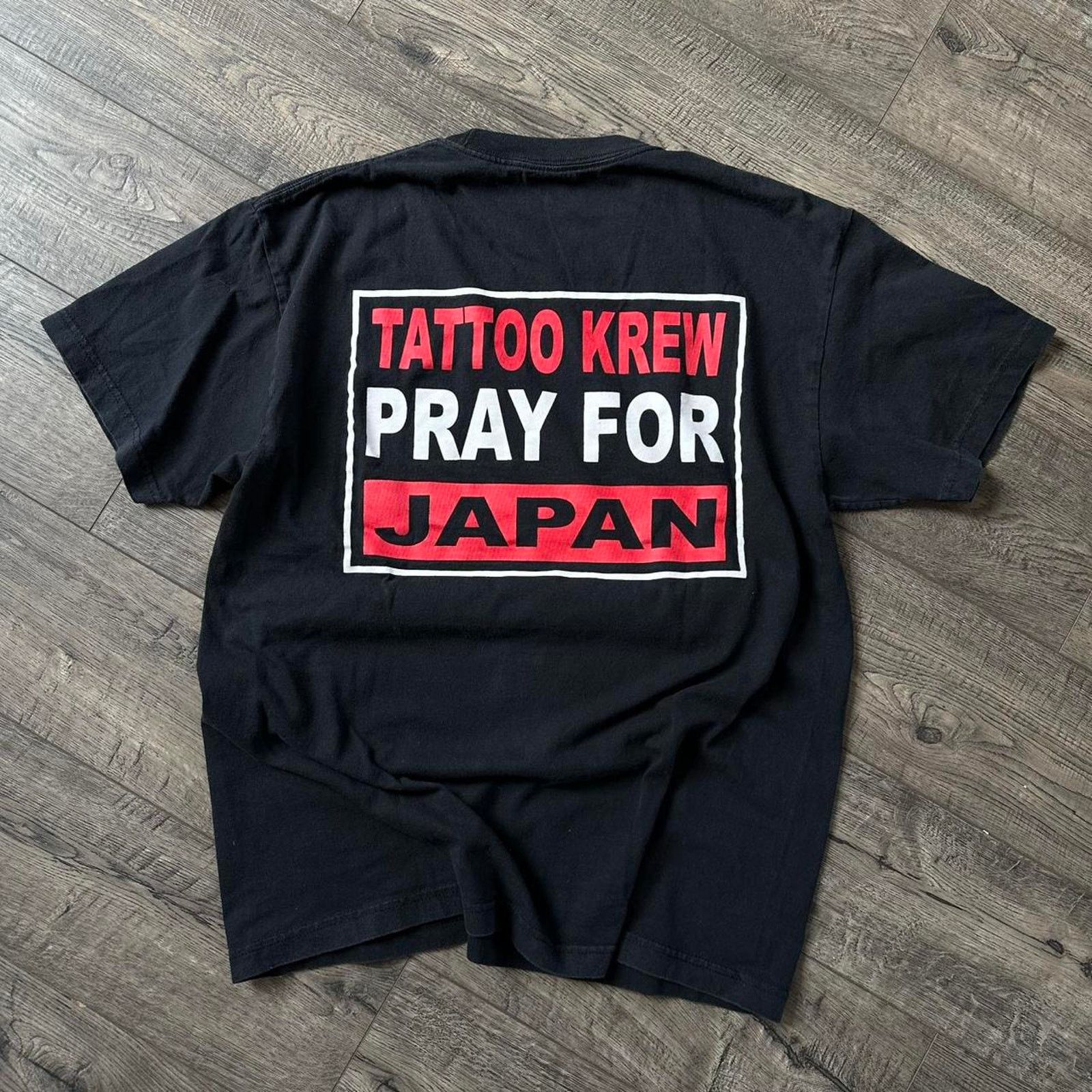Vintage Vintage 00s Black Cotton Tattoo Empire Pray For Japan Shirt Size US L / EU 52-54 / 3 - 1 Thumbnail