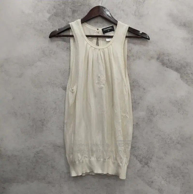 Chanel Summer Beige Cotton Sleeveless T-shirt .