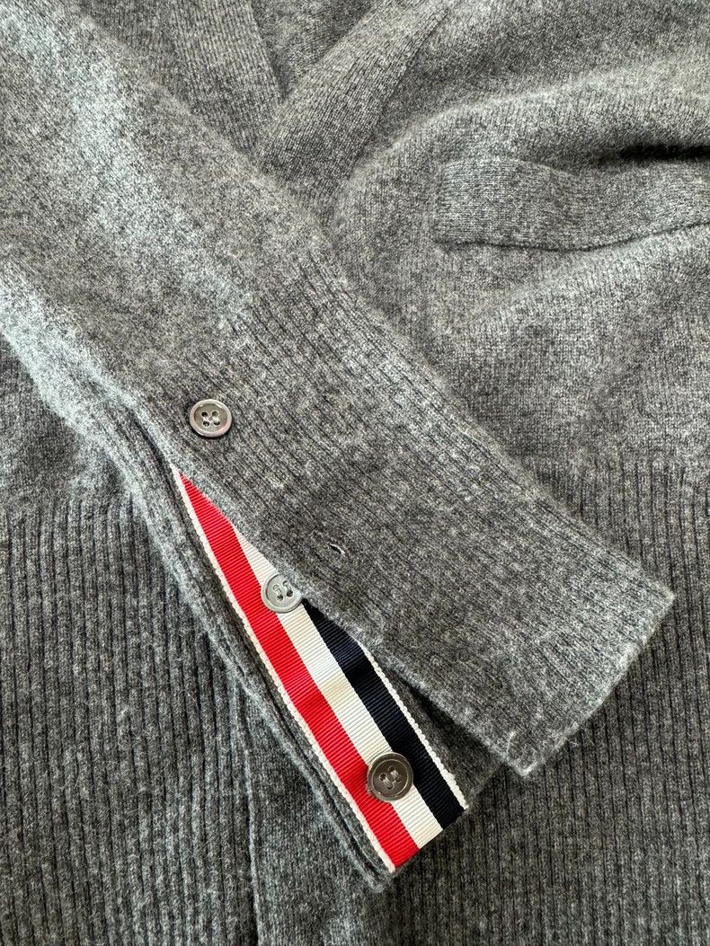 Thom Browne Thom browne Classic short cashmere sweater 2503-Nextarrow Size US XS / EU 42 / 0 - 4 Thumbnail