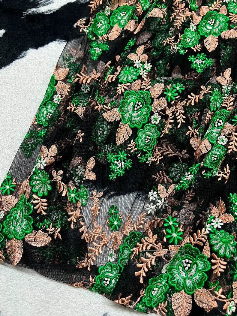 Comme des Garcons Comme Des Garcons size M Luxurious Embroidered Skirt Size 23" - 4 Thumbnail