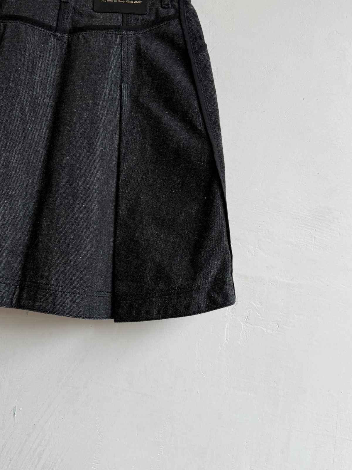 Louis Vuitton Luis Vuitton Grey Denim Skirt size 40 Size 27" / US 4 / IT 40 - 12 Thumbnail