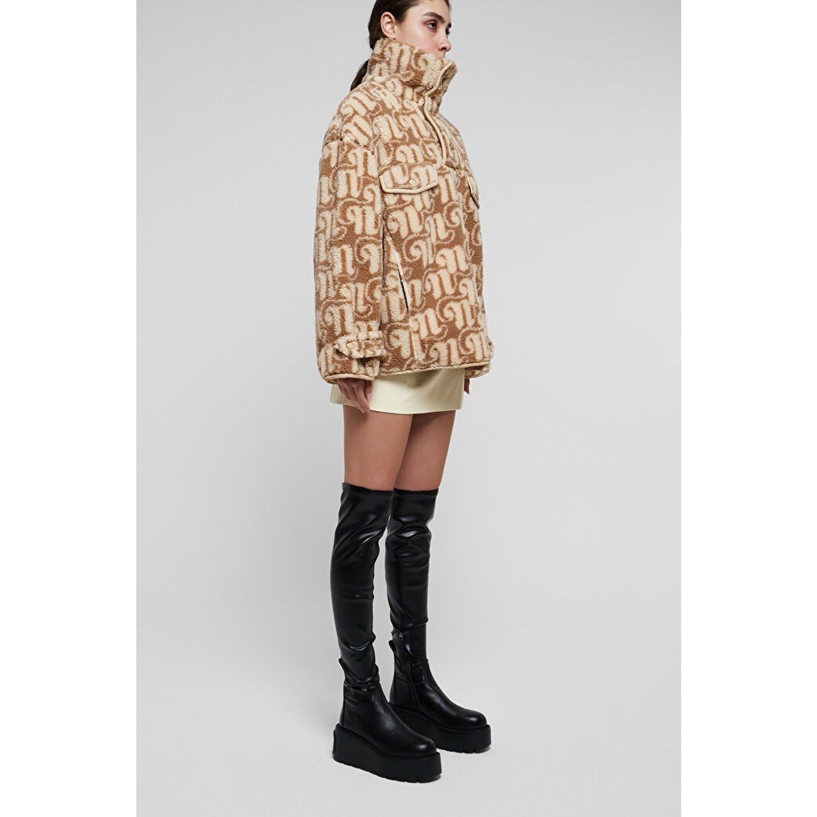 Nanushka Nanushka Logo Tan Beige faux fur fleece pullover Medium Size US M / EU 48-50 / 2 - 5 Thumbnail