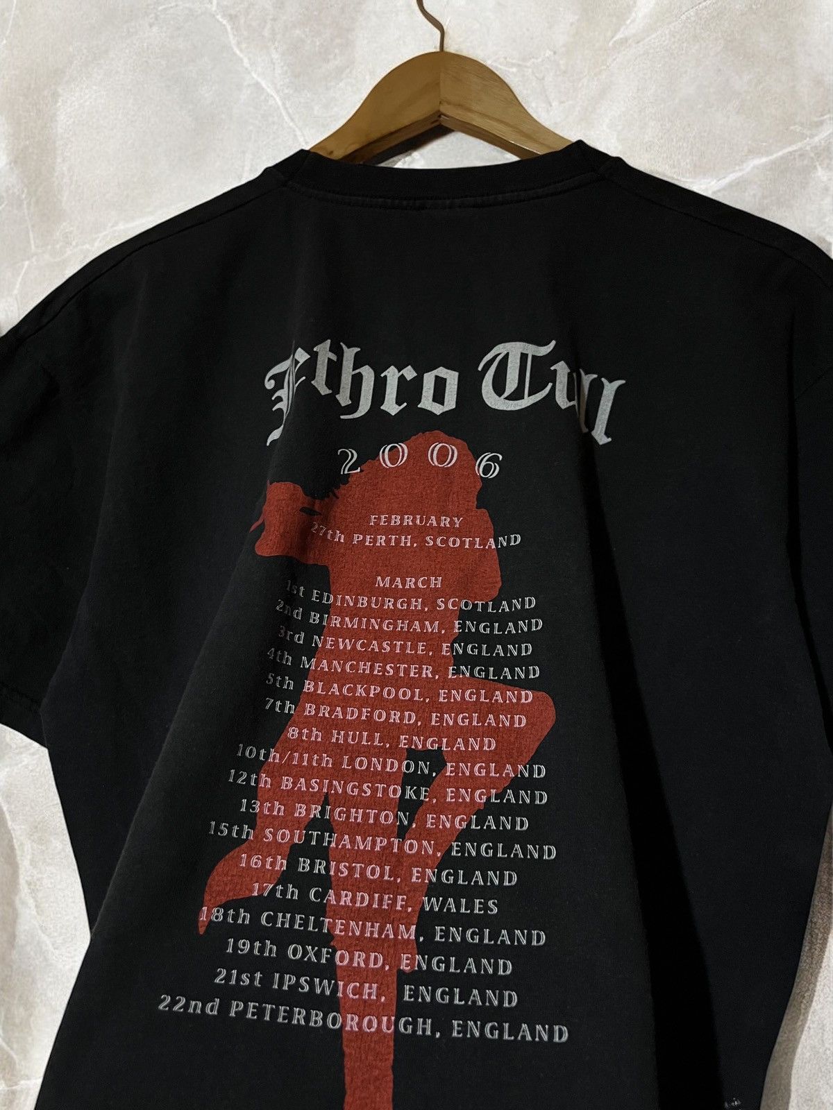 Band Tees × Vintage Vintage Jethro Tull 2006 TOURNAMENT Band tee T shirt y2k Size US L / EU 52-54 / 3 - 4 Thumbnail