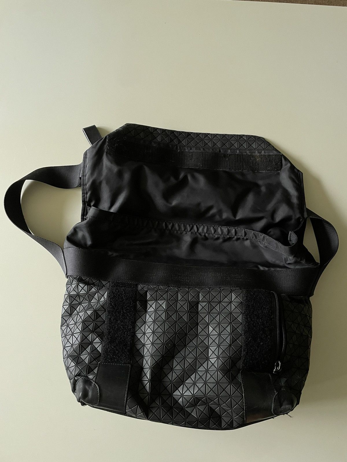 Issey Miyake Bao Bao Issey Miyake Bao Bao Leather Laptop Crossbody Bag Size ONE SIZE - 5 Thumbnail