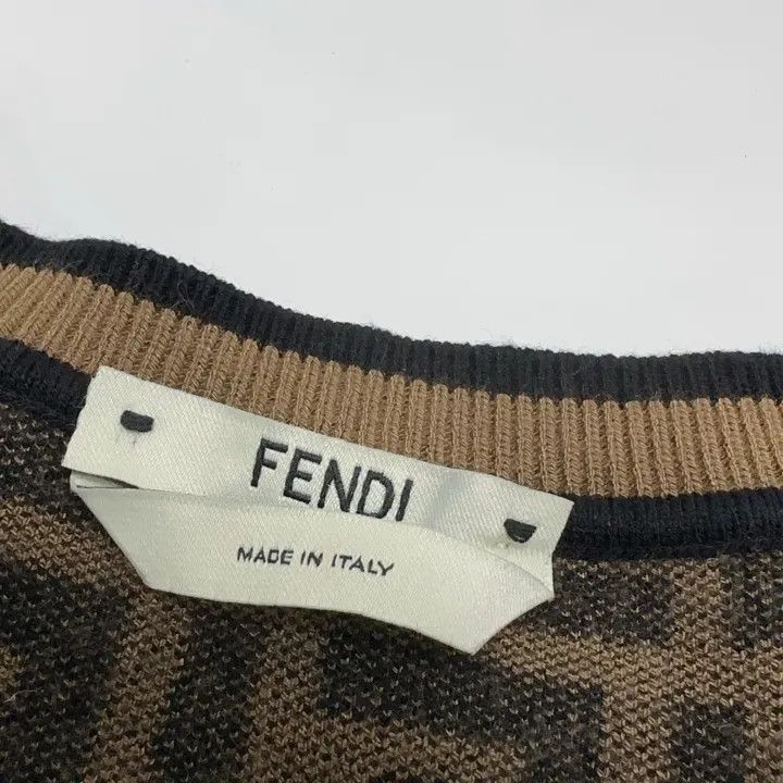 Fendi Fendi Logo Pattern Short Sleeve Knit Top -2507 Size M / US 6-8 / IT 42-44 - 6 Thumbnail