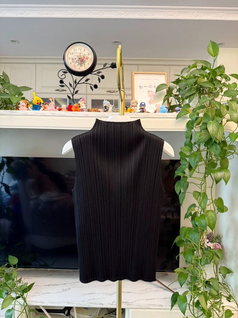 Issey Miyake Issey Miyake Black sleeveless vest Size L / US 10 / IT 46 - 4 Thumbnail