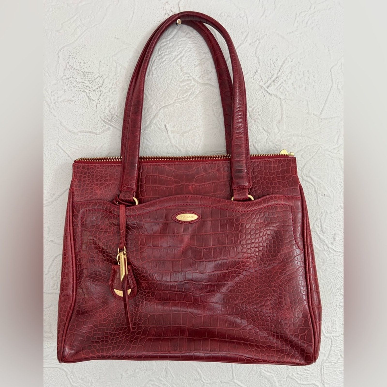 Elie Tahari Elie Tahari Crocodile Embossed Red Leather Tote EUC Size ONE SIZE - 1 Thumbnail