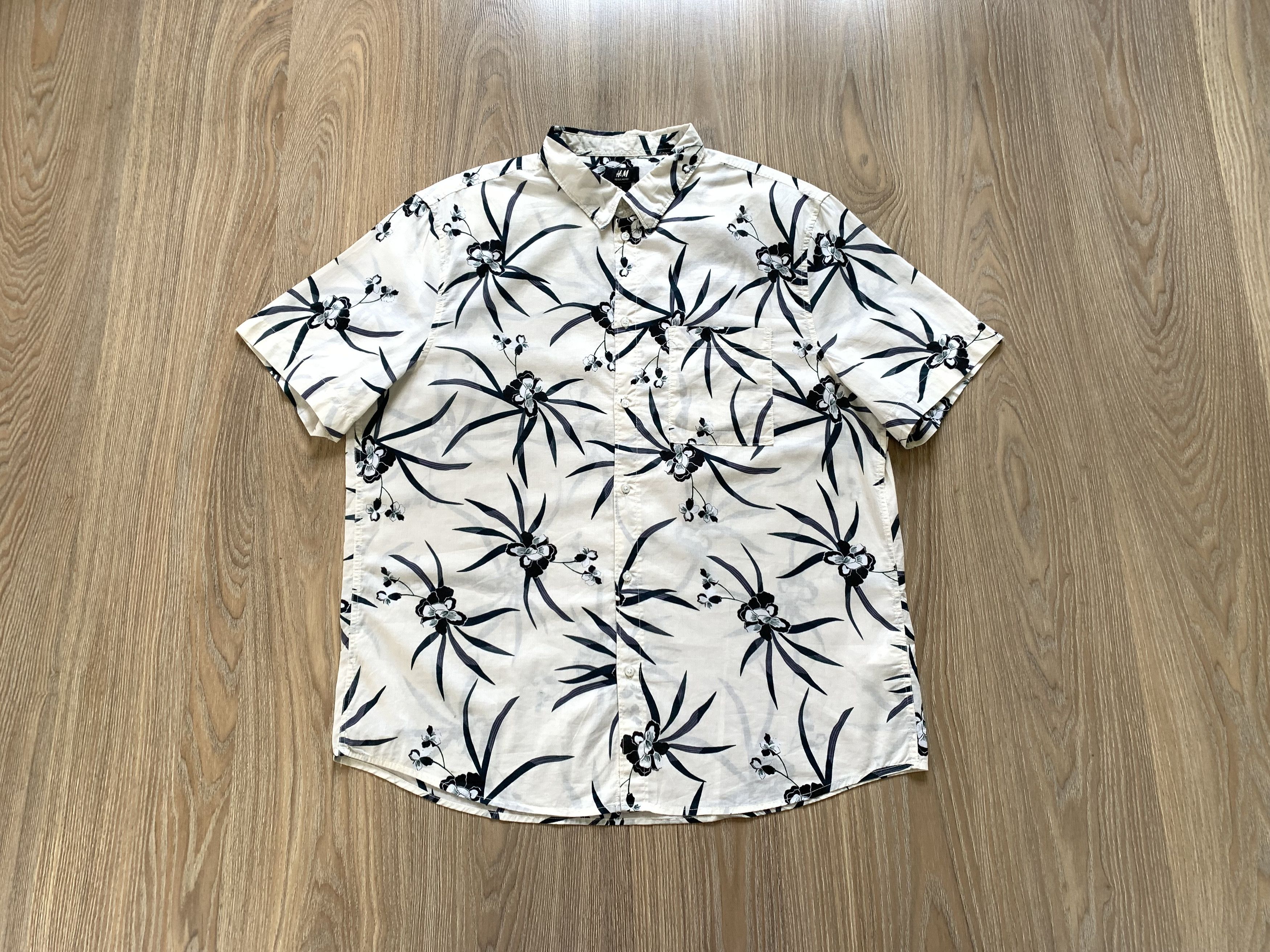 H&M H&M Mens Hawaiian Leaf Printed Button Shirt Size US XL / EU 56 / 4 - 1 Thumbnail