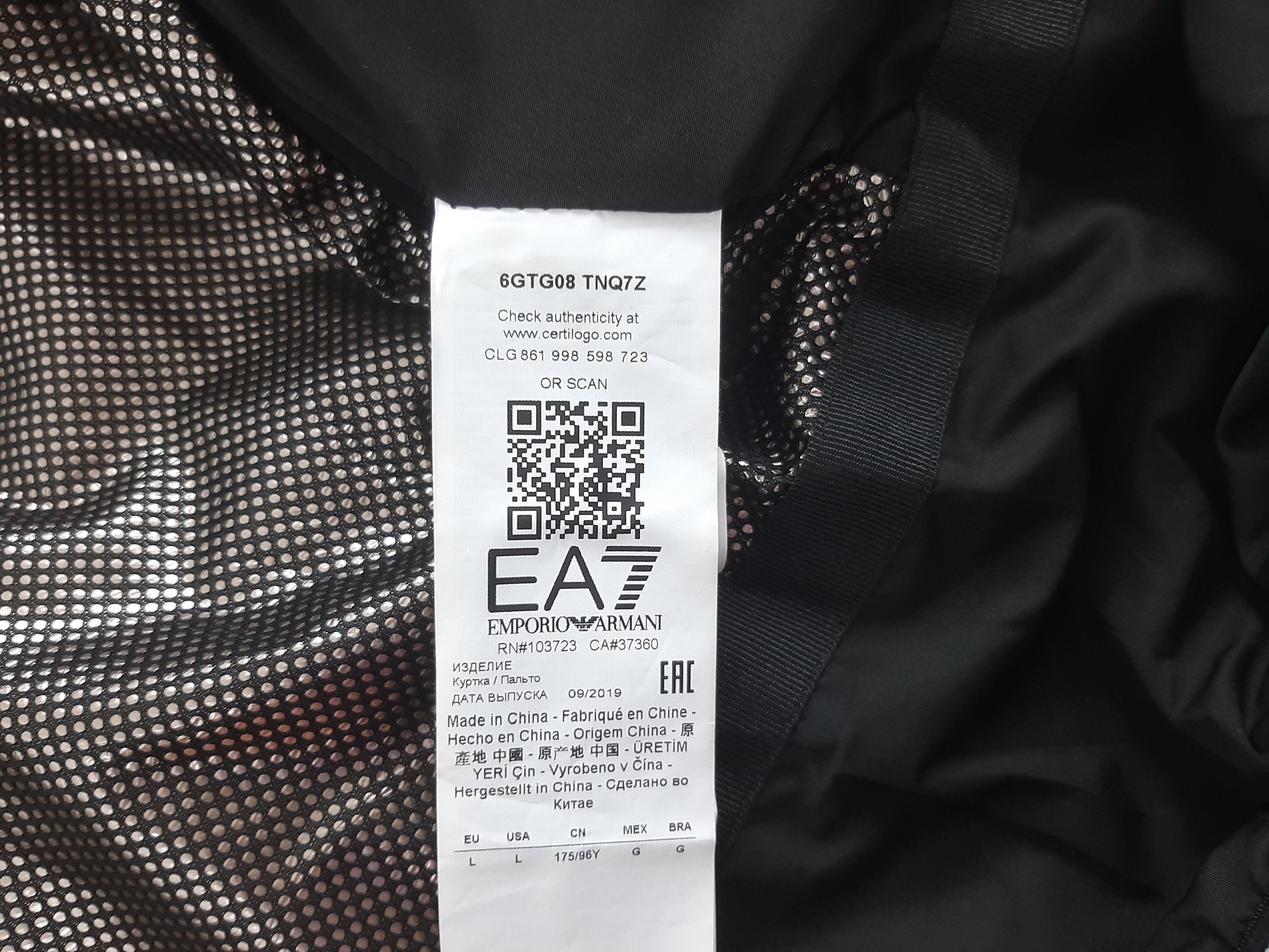Emporio Armani Emporio Armani EA7 Ski Jacket Black Women's Size L Down Size L / US 10 / IT 46 - 16 Thumbnail