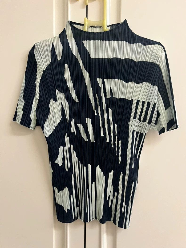 Issey Miyake Issey Miyake Striped pleated short-sleeved shirt Size L / US 10 / IT 46 - 2 Thumbnail