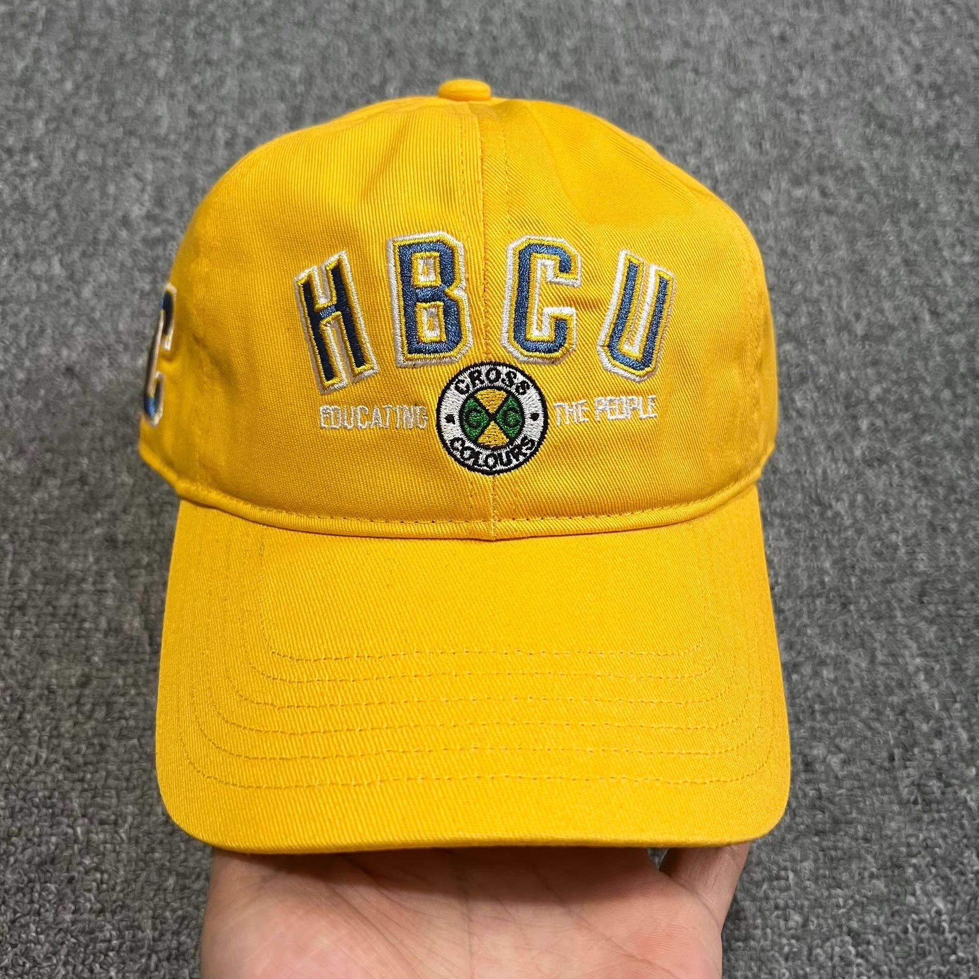 Cross Colours Cross Colours embroidered curved brim baseball cap Q7 Size ONE SIZE - 1 Thumbnail