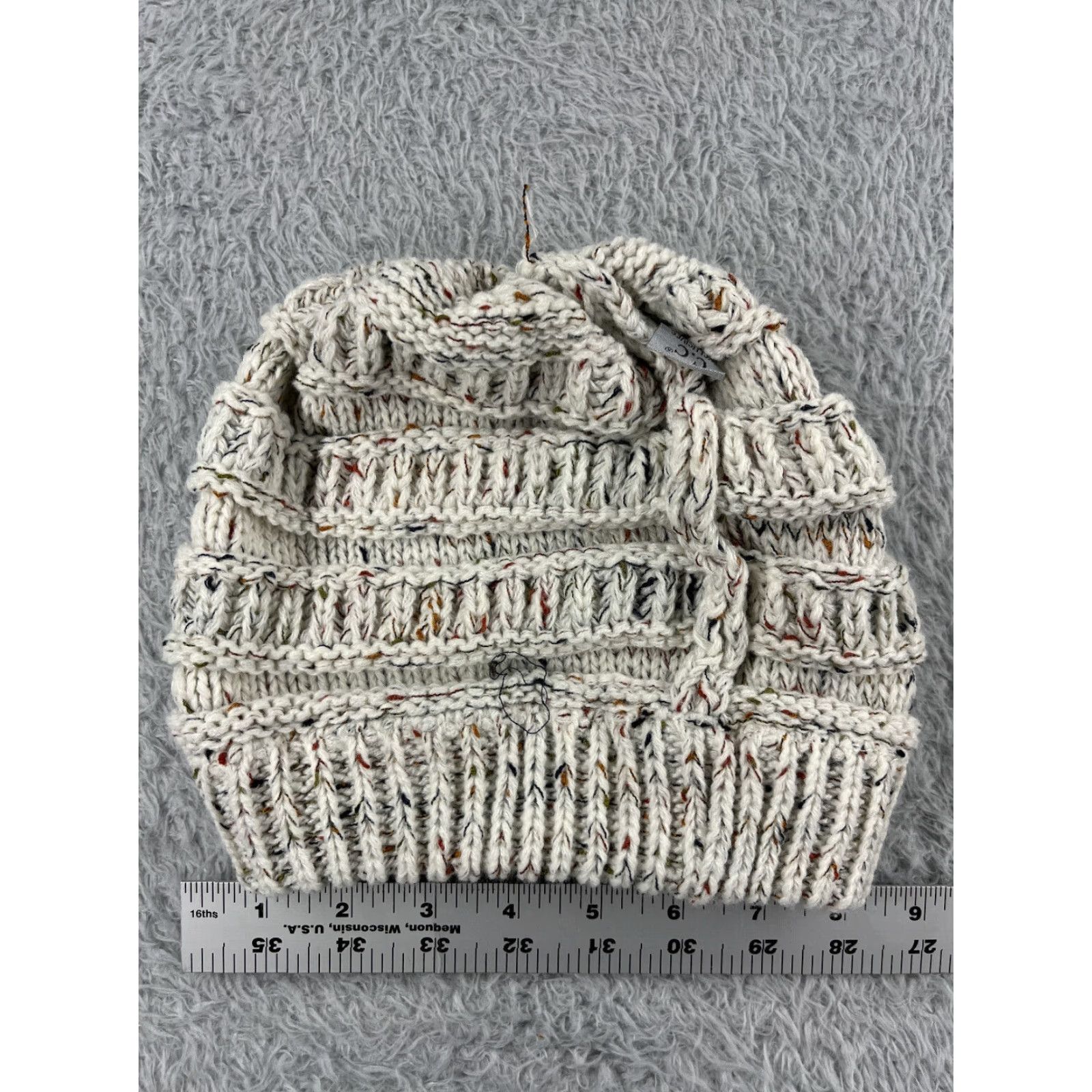 Vintage CC Exclusives Beanie Toque Womens One Size White Acrylic Knit Confetti Knit Logo Winter Outdoor Ski Hat Womens OS White 90s? Size ONE SIZE - 6 Thumbnail