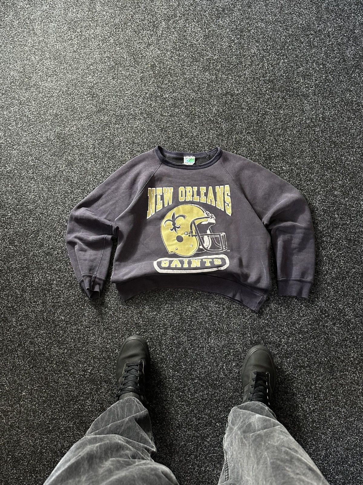 🚨Vintage New Orleans Saints RARE BOXY SWEATSHIRT BIG LOGO