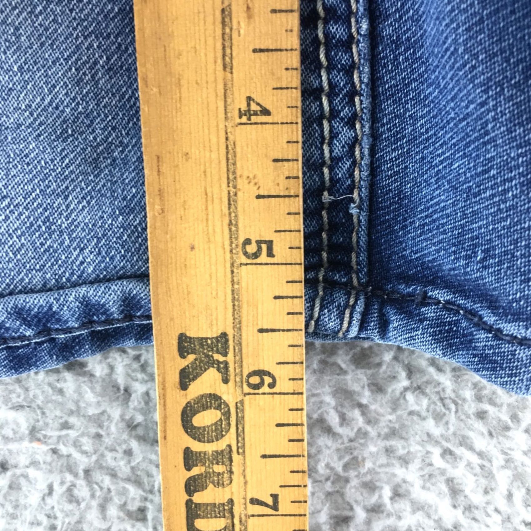 Vintage Seven7 Bermuda Shorts Womens 4 Blue Medium Wash Denim Low Rise Embroidered Zip Bermuda shorts Womens 4 Blue Medium Wash Denim Low Rise Embroidered Zip Size 27" / US 4 / IT 40 - 7 Thumbnail