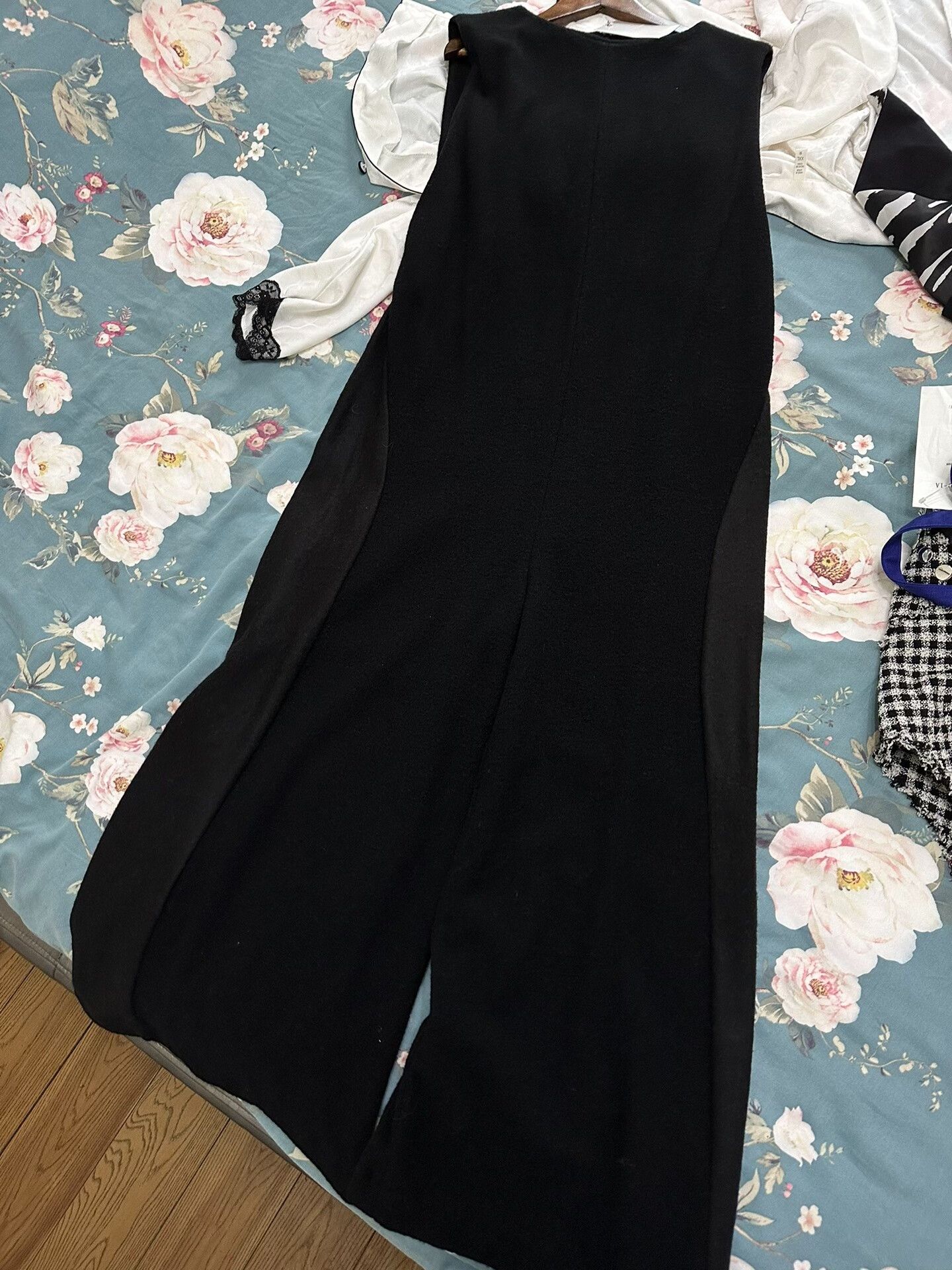 White Mountaineering Elegant Black Jumpsuit for Women Size 25" / US 0 / IT 36 - 1 Thumbnail
