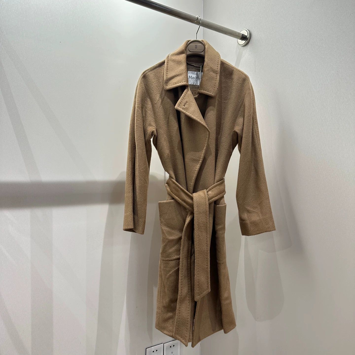 Max Mara Maxmara feb467 camel hair belted coat Size M / US 6-8 / IT 42-44 - 1 Thumbnail
