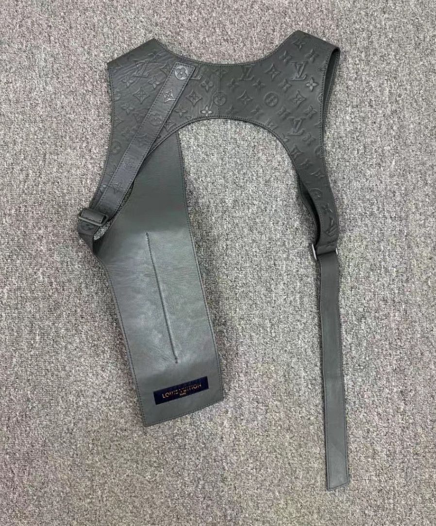 Louis Vuitton Louis Vuitton Leather presbyopic tactical vest Nextarrow-25 Size US S / EU 44-46 / 1 - 2 Thumbnail