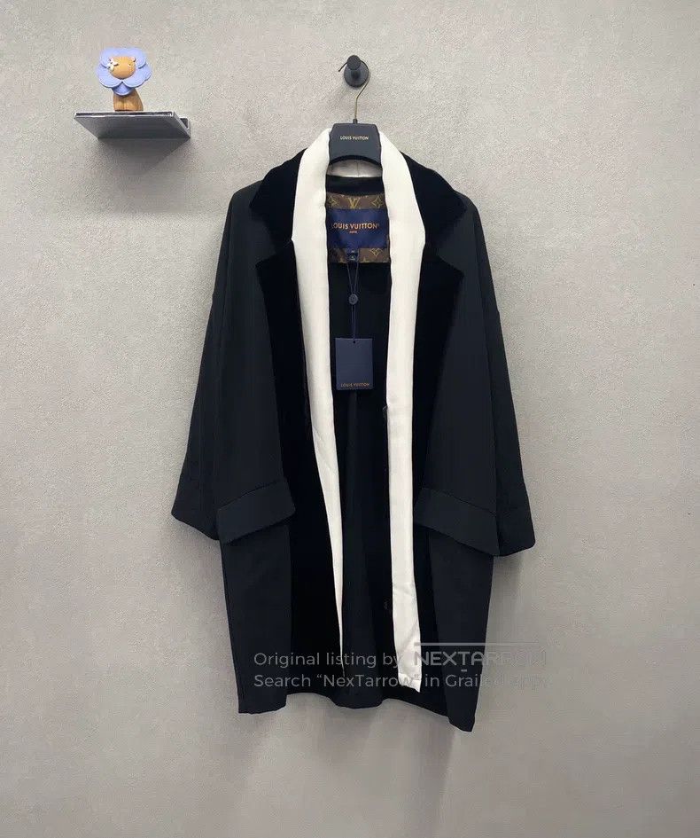 Louis Vuitton Louis Vuitton Solid Lapel Unbuttoned Long Sleeve Jacket Size XXS / US 00 / IT 34 - 2 Thumbnail