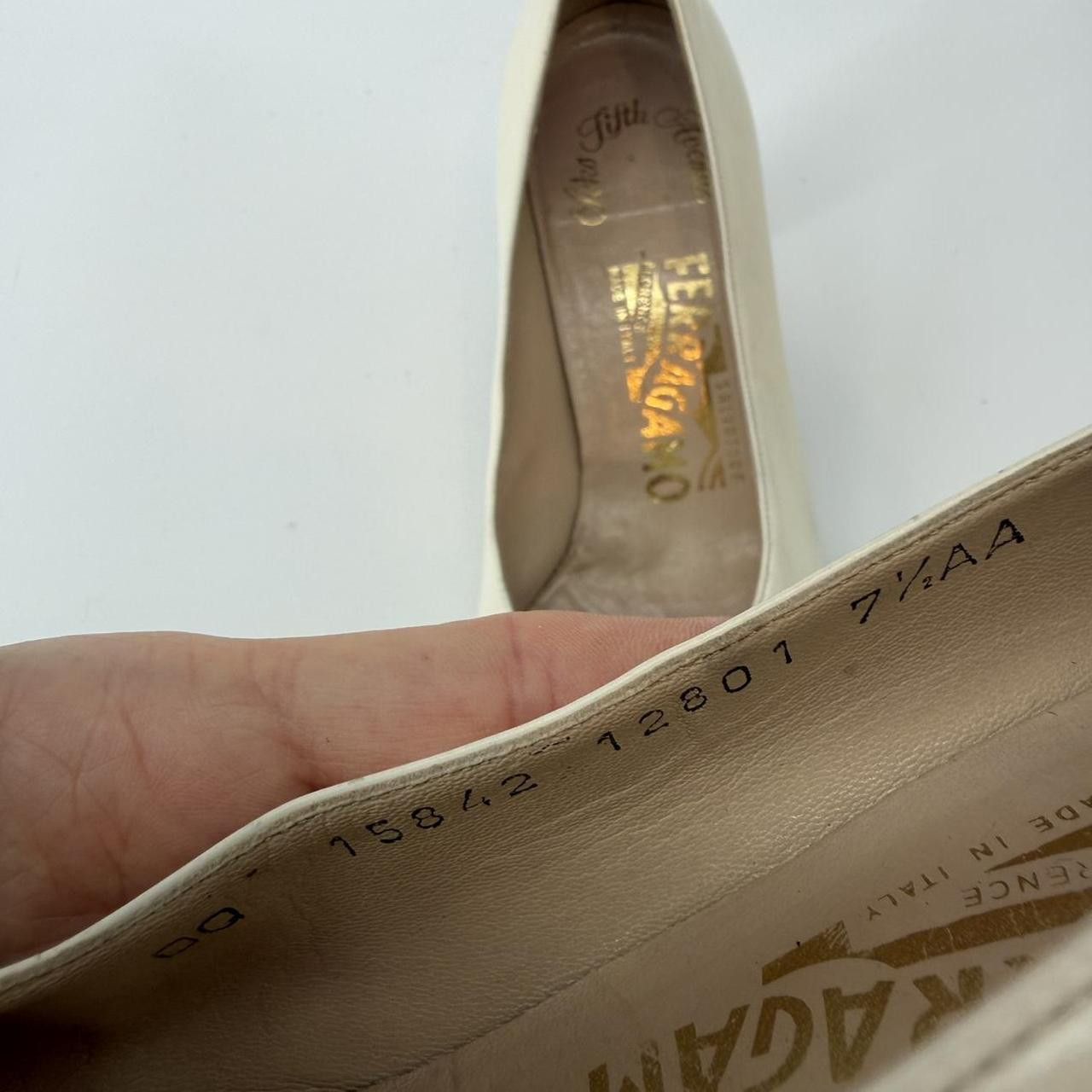 Salvatore Ferragamo Salvatore Ferragamo Beige Bow Pumps Heel Shoes 7.5 Vintage Size US 7.5 / IT 37.5 - 7 Thumbnail