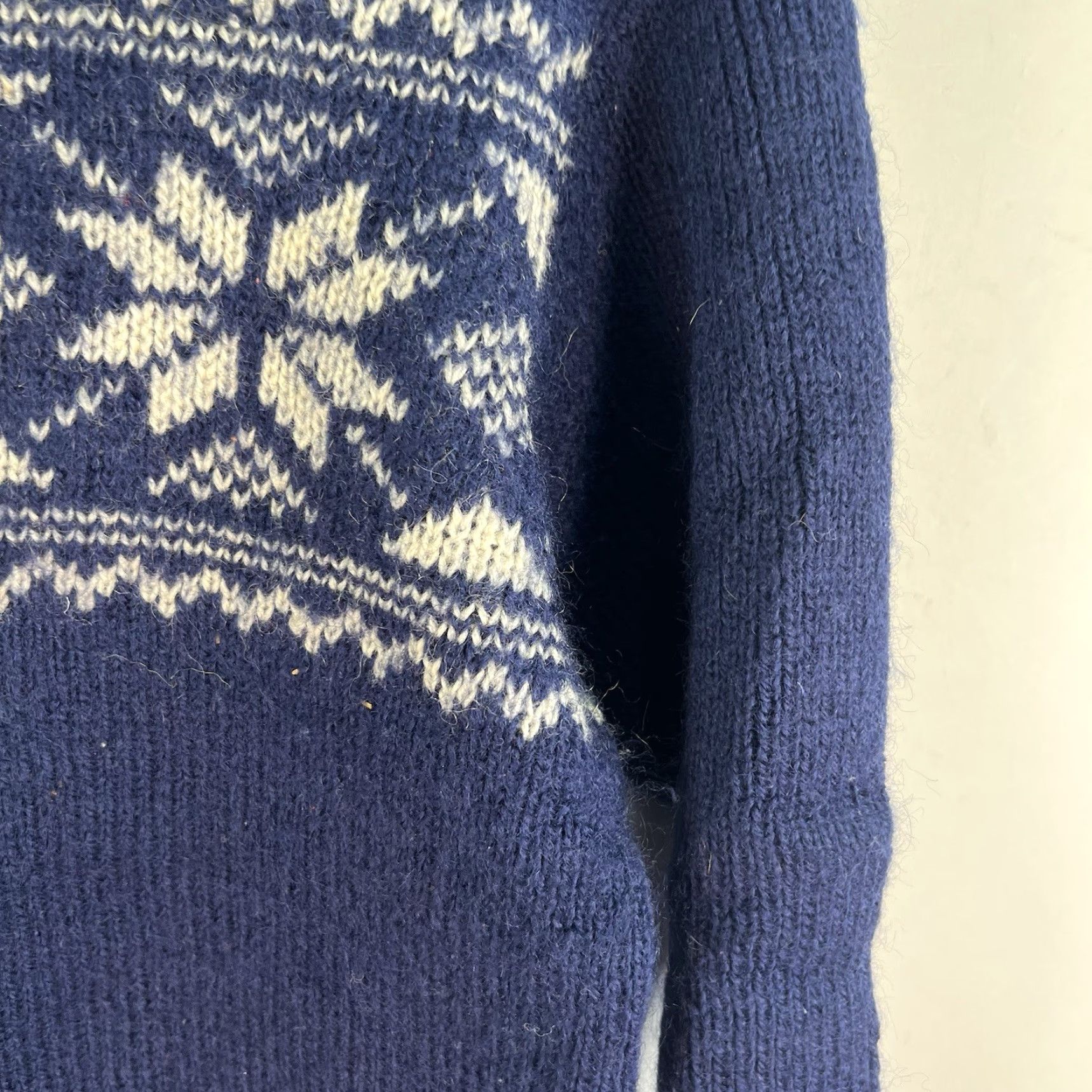Vintage VINTAGE Janus of Norway Virgin Wool Geometric Winter Sweater Womens Size S Blue 90s Size S / US 4 / IT 40 - 2 Thumbnail