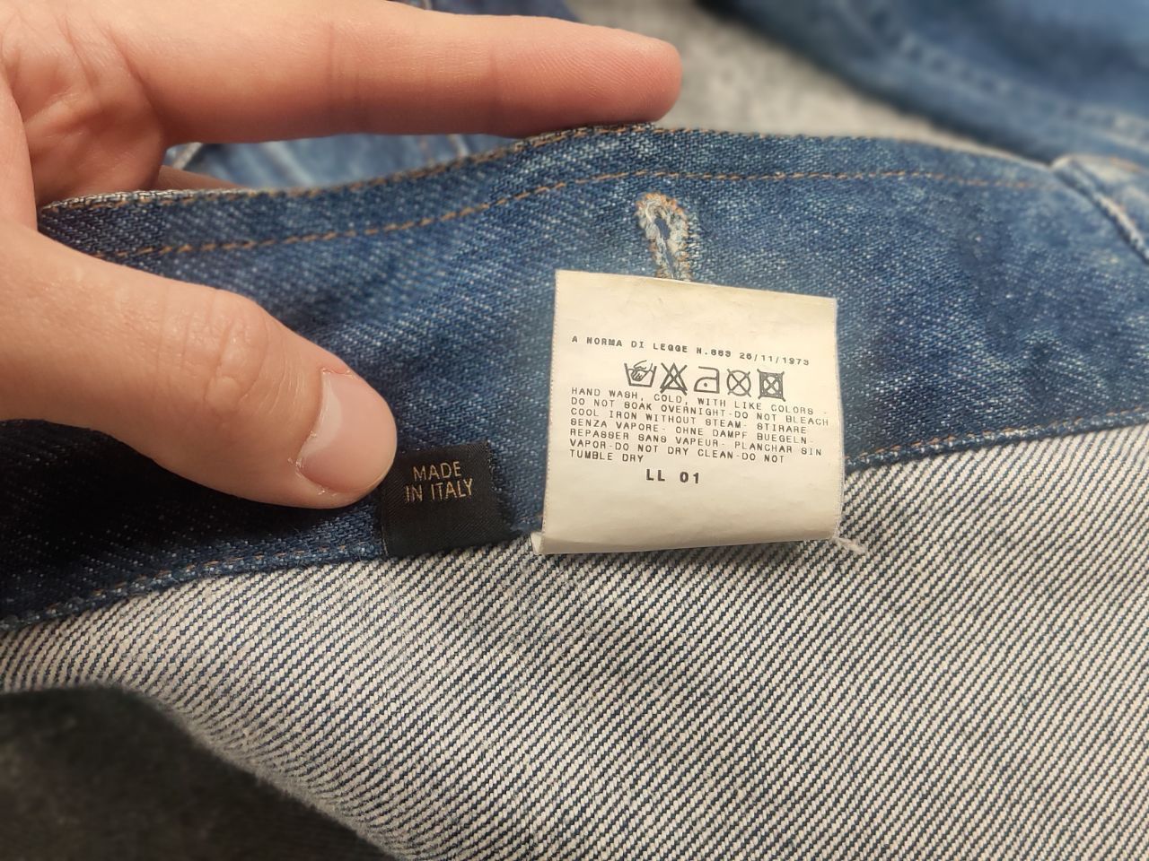 Roberto Cavalli Vintage 90's Just Cavalli Roberto Faded denim trucker Jacket Size US L / EU 52-54 / 3 - 22 Thumbnail