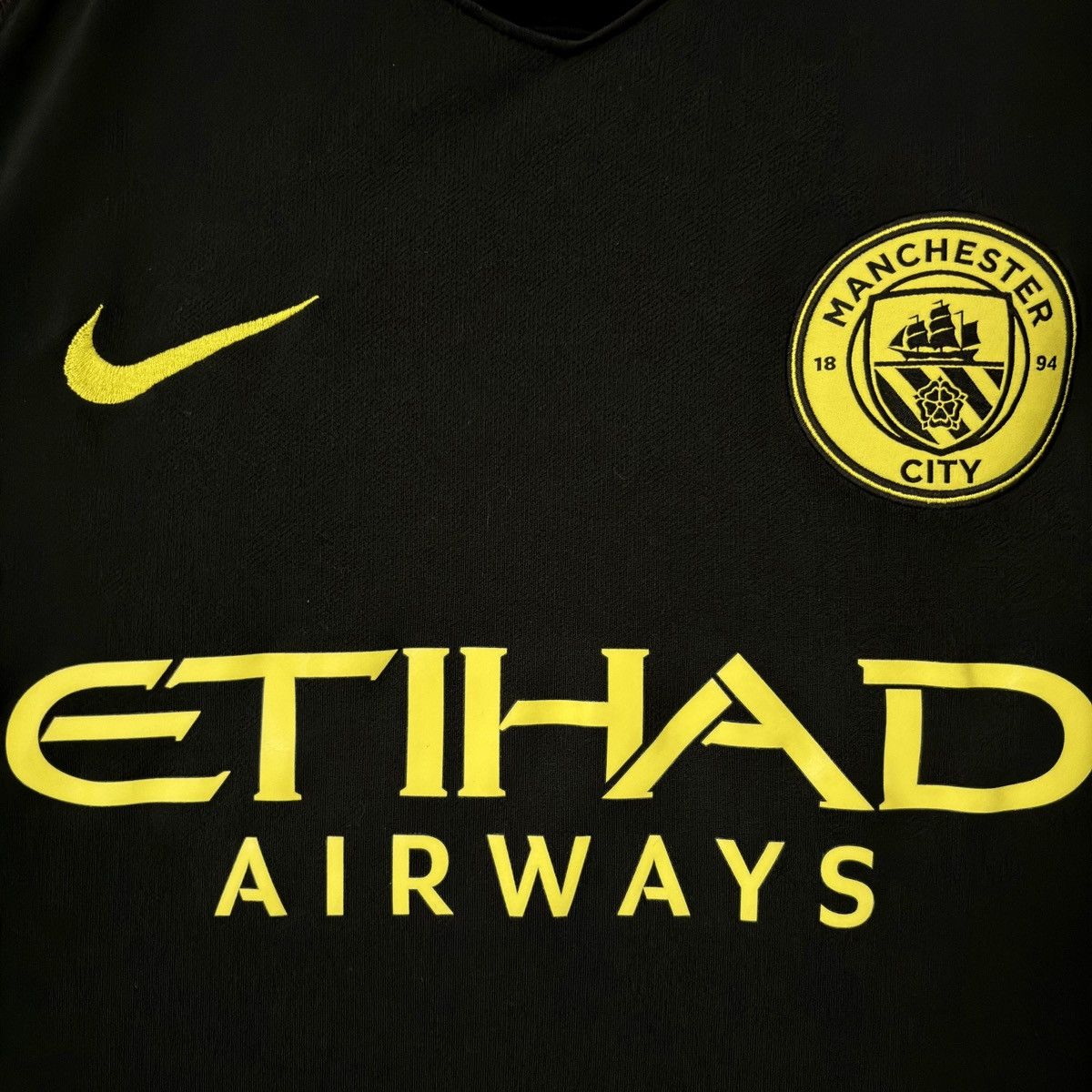 Nike 2016 2017 Manchester City Nike Away Kit Soccer Jersey Shirt Size US M / EU 48-50 / 2 - 4 Thumbnail