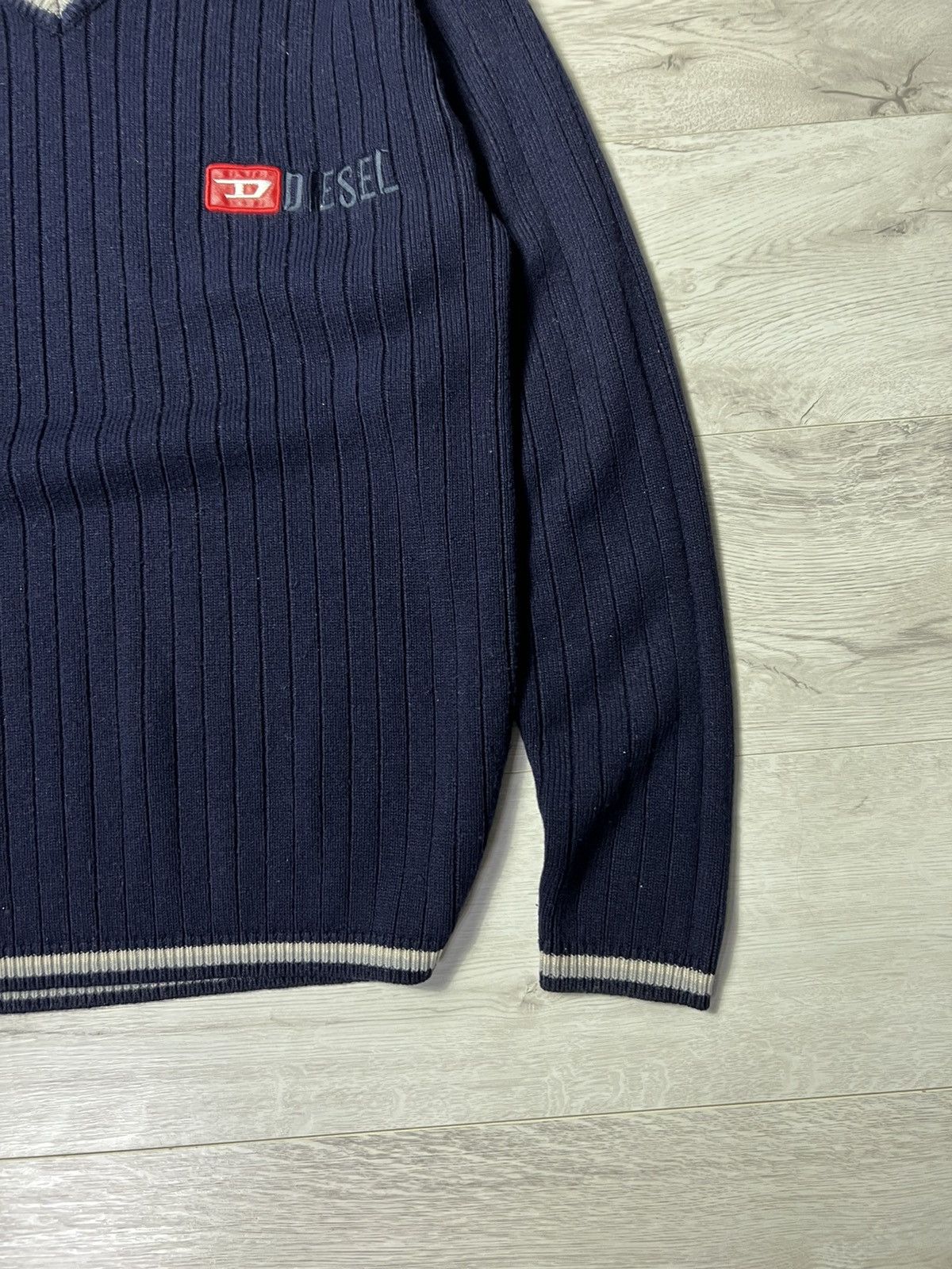 Diesel Vintage Y2K Diesel V-Neck Knitted Sweater Size US L / EU 52-54 / 3 - 4 Thumbnail